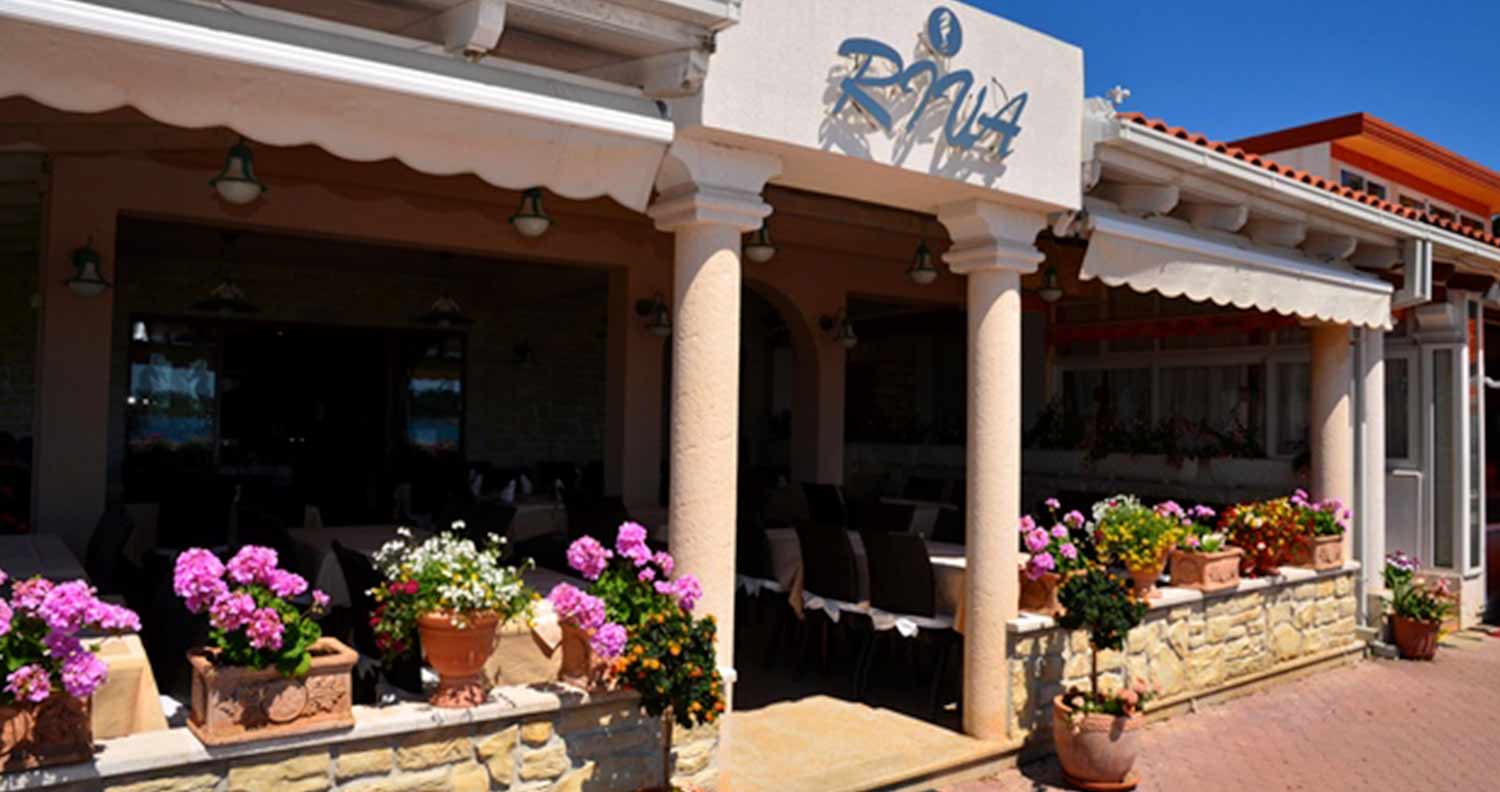 riva fish restaurant novalja croatia