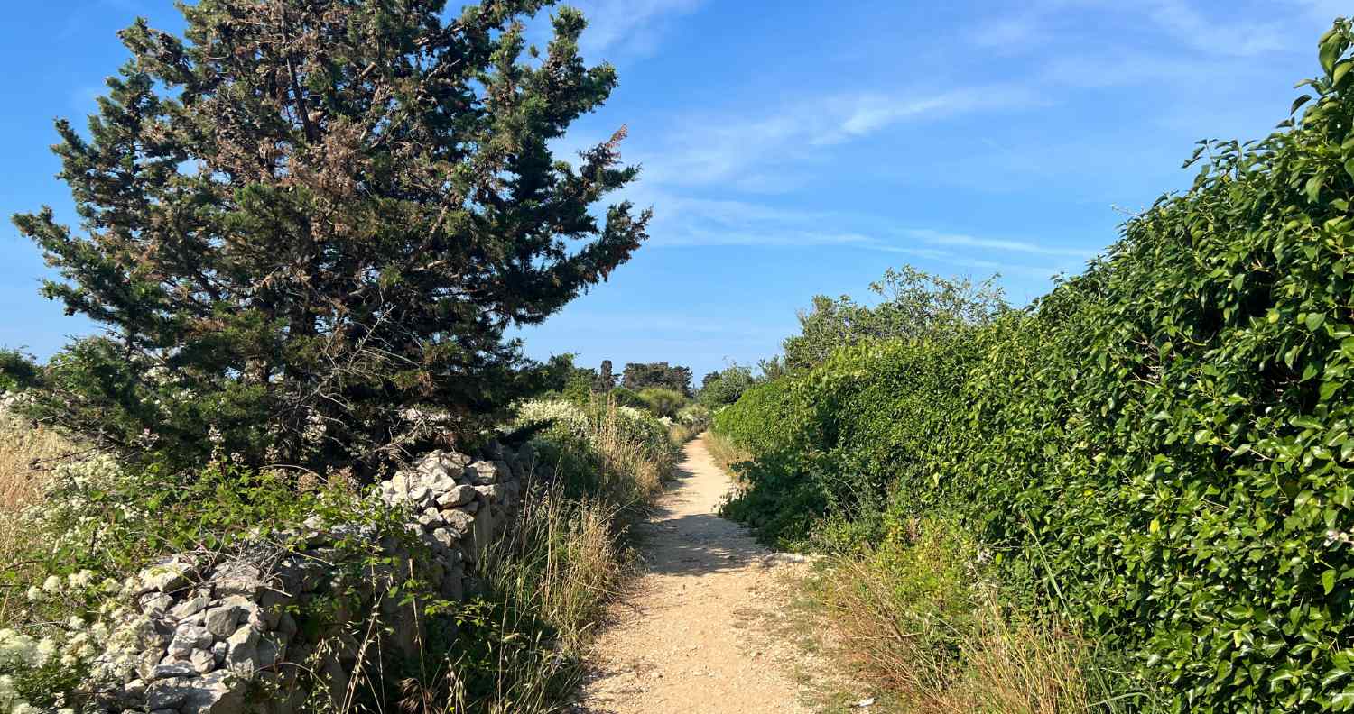 hiking trails on pag island