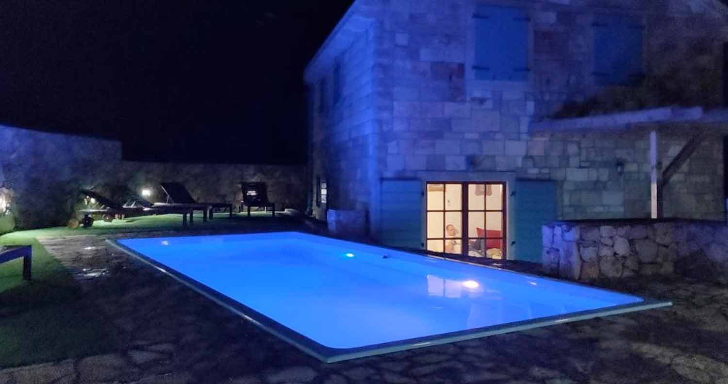 villa with pool in novalja